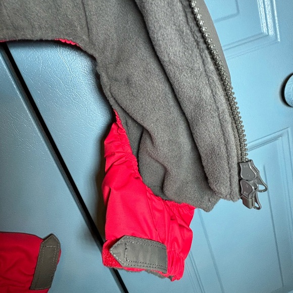 NWT KONG Outerwear Full Coverage Suit Dog Snow Water Resistant MED Red Grey - Picture 11 of 16
